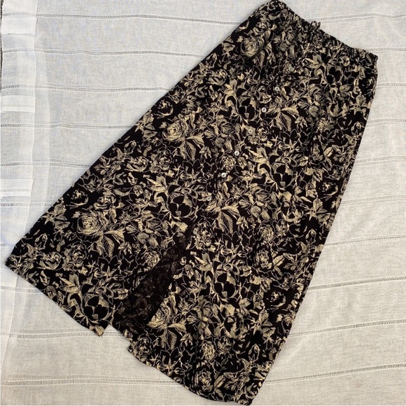 Clio Black and Cream Floral Maxi Skirt - Picture 3 of 11